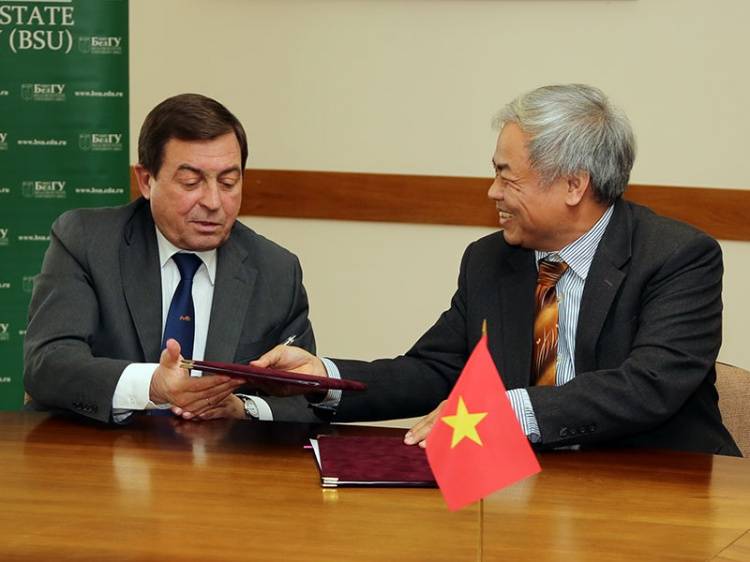 BelSU and Vietnam Institute of Environmental Technology signed an agreement. 